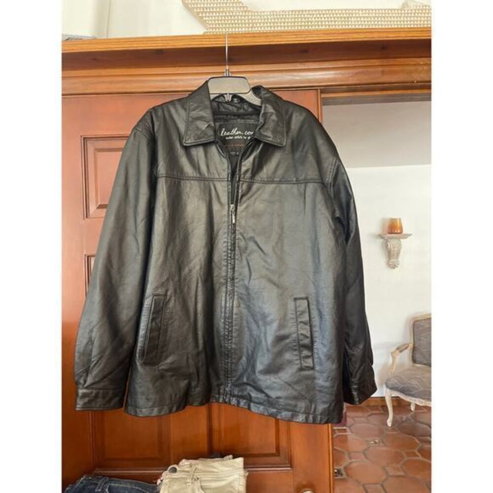 Leather.com zip up leather jacket size L